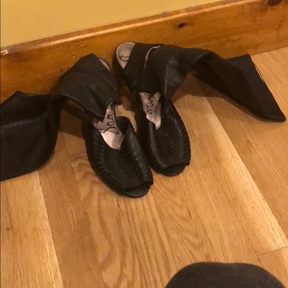 Shoes - Picture 3 of 7